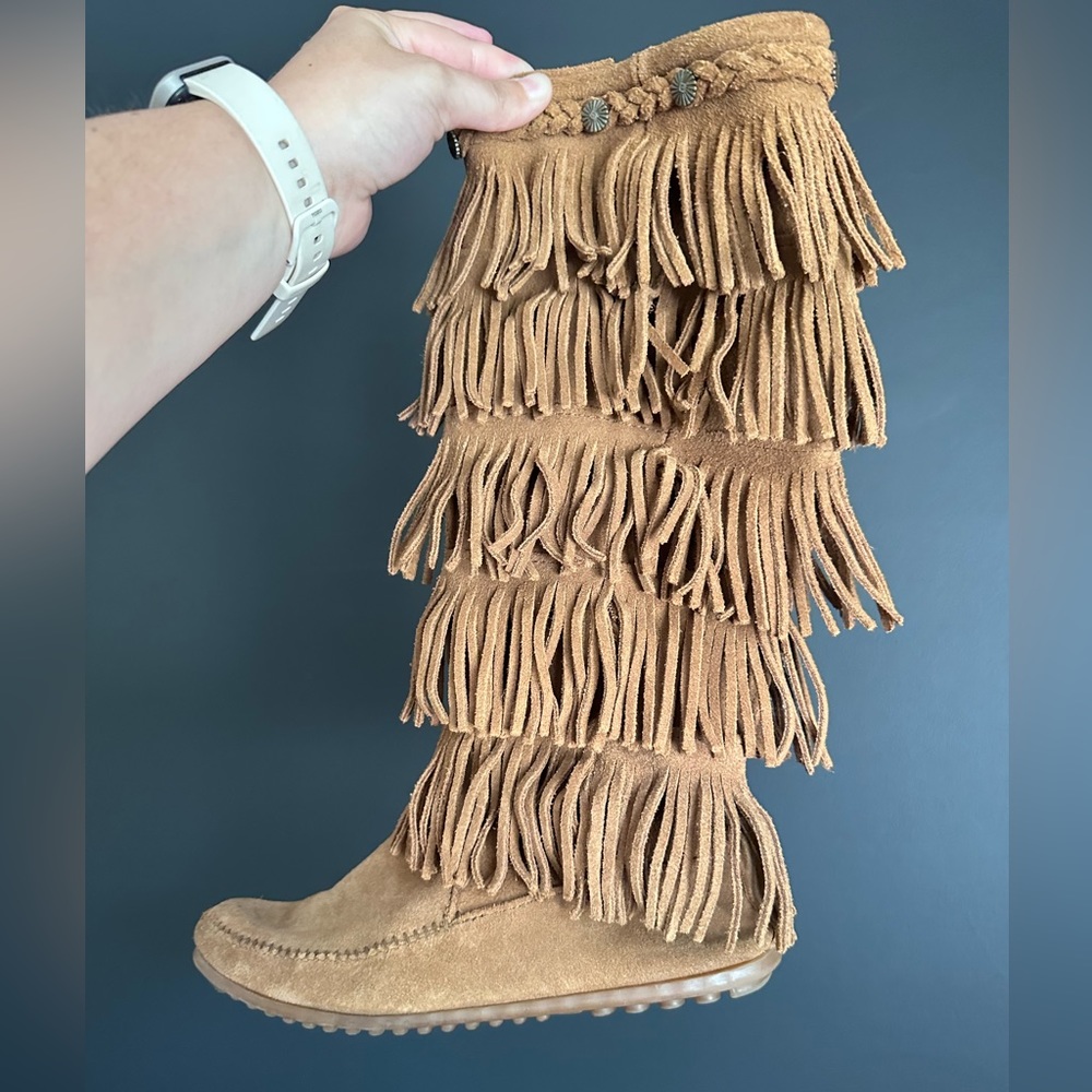 Minnetonka 5-Layer Fringe Boot